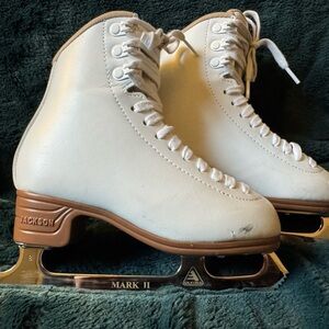 Jackson Womens White Figure Skates